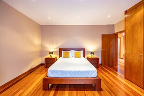 3 bedrooms, iron/ironing board, Internet, bed sheets - Ricardo's Village by YOUR KEY (Machico)