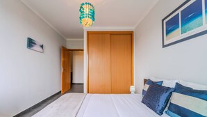 3 chambres, fer et planche à repasser, accès Internet, draps fournis