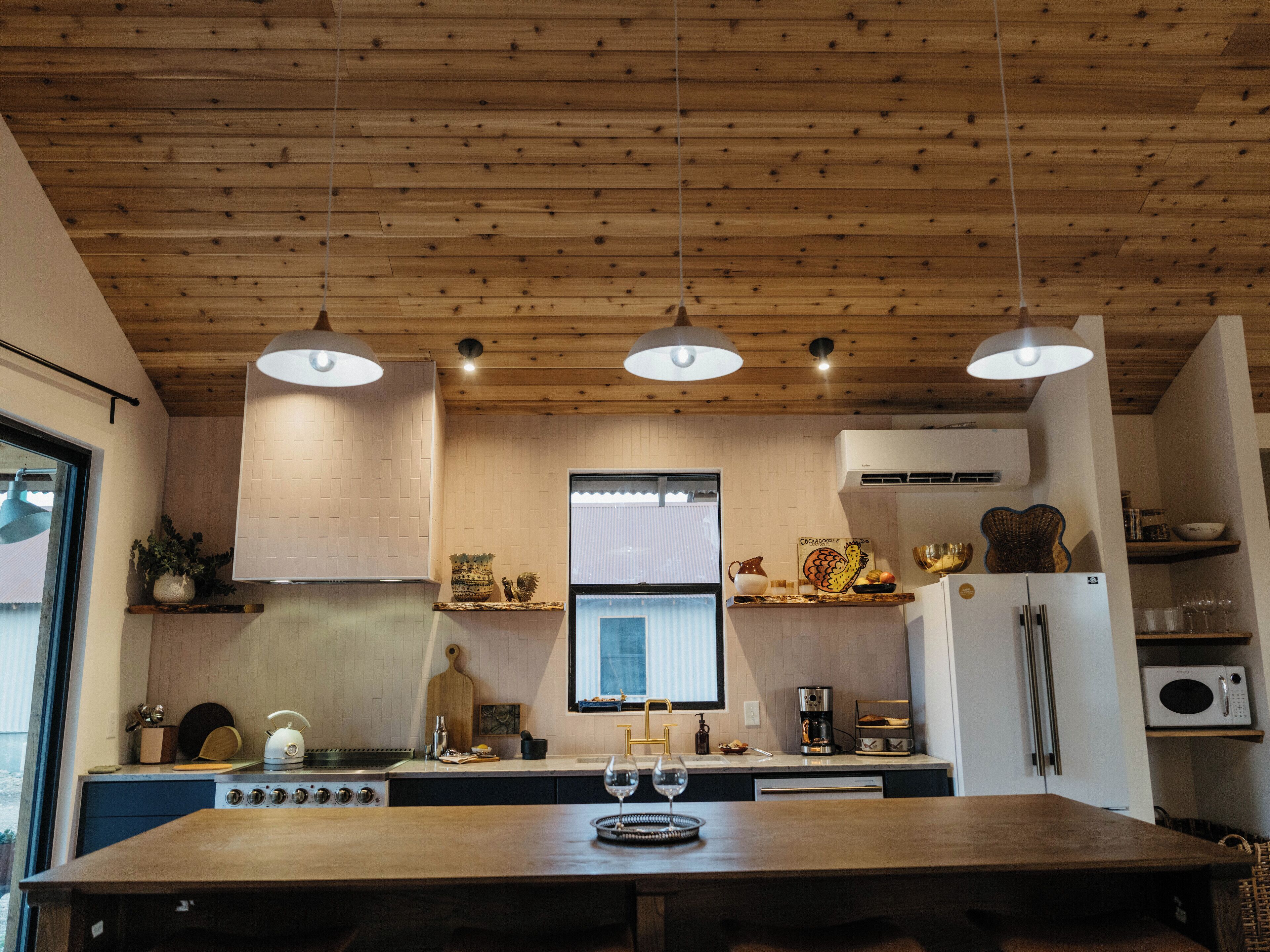 كابينة | مطبخ خاص | ثلاجة/مجمد بحجم كبير، ميكروويف، فرن، موقد طهي مسطح