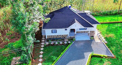 Asumbi Vacation Home - Luxury and Privacy in the village.