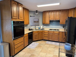 Micro-ondas, fogão, cooktop, lava-louças