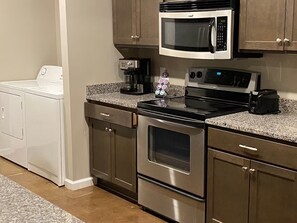 Mikrowelle, Ofen, Herdplatte, Geschirrspüler