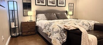 Private 2BR, 5 ★ Stylish Pad – near ASU : B