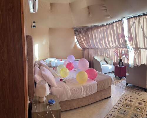 Room-a Luxurious Experience Under the st