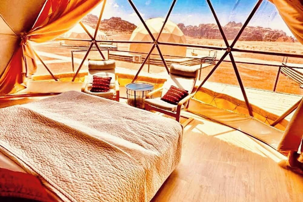 Room-a Luxurious Experience Under the st