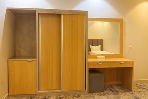 Free wired Internet - calm hotel (Madinah)
