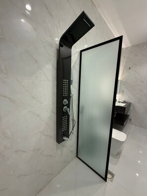 Bathroom - calm hotel (Madinah)
