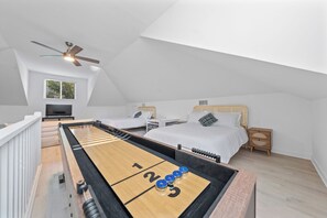 5 slaapkamers, een strijkplank/strijkijzer, wifi, beddengoed