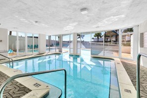 Pool - 🏖️Updated 2 Bedroom-Close To Beach -Sleeps 6🏖️ (Fort Walton Beach)