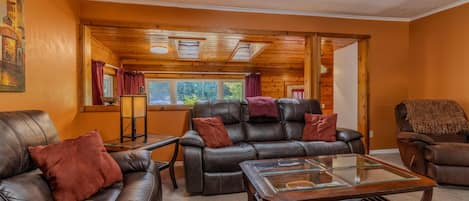 电视、乒乓球、书、立体声音响