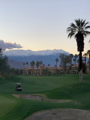 Golf - Coachella Week- Marriott’s Desert Springs II-One Bedroom Guest on golf course (Palm Desert)