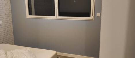 4 chambres, bureau, Wi-Fi gratuit, draps fournis