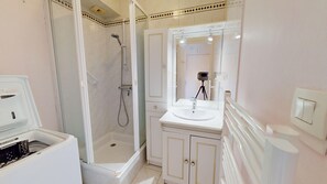 Shower - Le Rivage Breton (La Turballe)