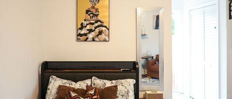 1 bedroom, desk, free WiFi, bed sheets