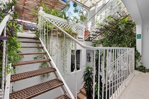 Interior - Casa Nueve -Charming 9BR House w/ Pool on Rooftop in the Old City (Cartagena de Indias)