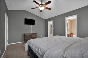 3 bedrooms, free WiFi, bed sheets - Spacious 3BR Home in Fayetteville, NC (Fayetteville)