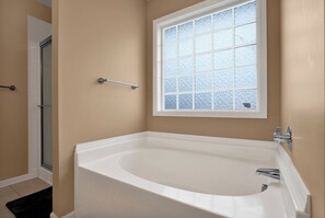Shower, towels, soap, toilet paper - Spacious 3BR Home in Fayetteville, NC (Fayetteville)