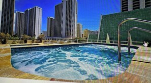 Pool - Ocean Front Condo in Iconic Foster Tower ,Parking, Studio , pool, comm laundry (Honolulu)