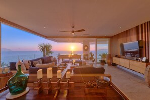 TV, offices - Stunning Beachfront at Indah (Puerto Vallarta)