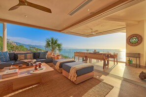 TV, offices - Stunning Beachfront at Indah (Puerto Vallarta)