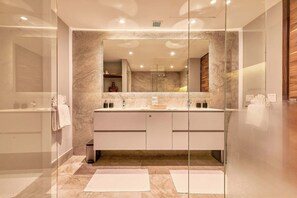 Shower, hair dryer, towels - Stunning Beachfront at Indah (Puerto Vallarta)