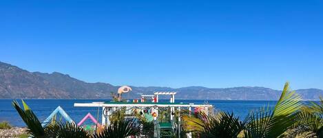 奢華開放式客房, 庭院, 海灘景觀 | 住宿一隅