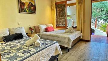 Classic Double or Twin Room, Patio | Desk, free WiFi