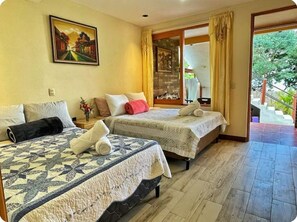 Classic Double or Twin Room, Patio | Desk, free WiFi - Casa del Abuelo (San Pedro La Laguna)