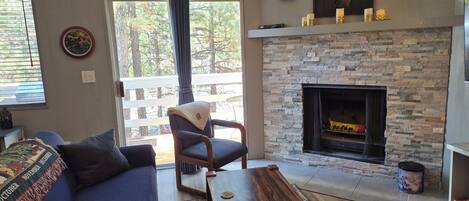 Televisión, chimenea