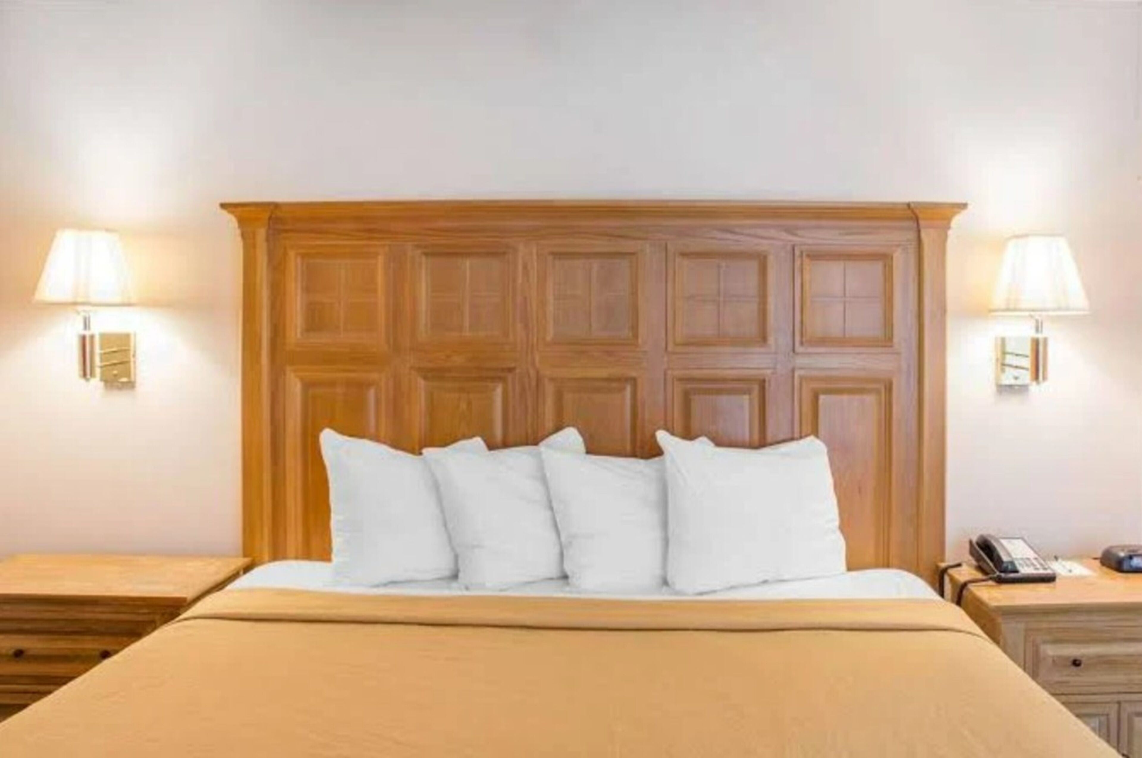 Skrivebord, skrivebord for bærbar PC og strykejern/-brett