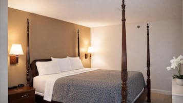 Desk, laptop workspace, iron/ironing board, free WiFi