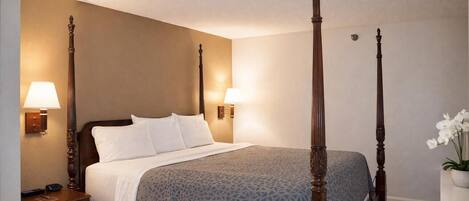 Desk, laptop workspace, iron/ironing board, free WiFi