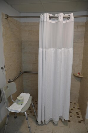 Zimmer, 1 King-Bett, barrierefrei | Badezimmer