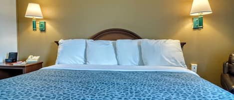 Desk, laptop workspace, iron/ironing board, free WiFi