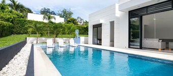 Modern Mediterranean style house in Melgar condominium