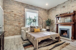 Interior - U1 Spacious Historic Home w/ Porch Sleeps 7 Guests! (Salt Lake City)