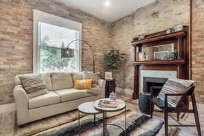 Living area - U1 Spacious Historic Home w/ Porch Sleeps 7 Guests! (Salt Lake City)