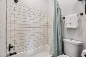Bathroom - U1 Spacious Historic Home w/ Porch Sleeps 7 Guests! (Salt Lake City)