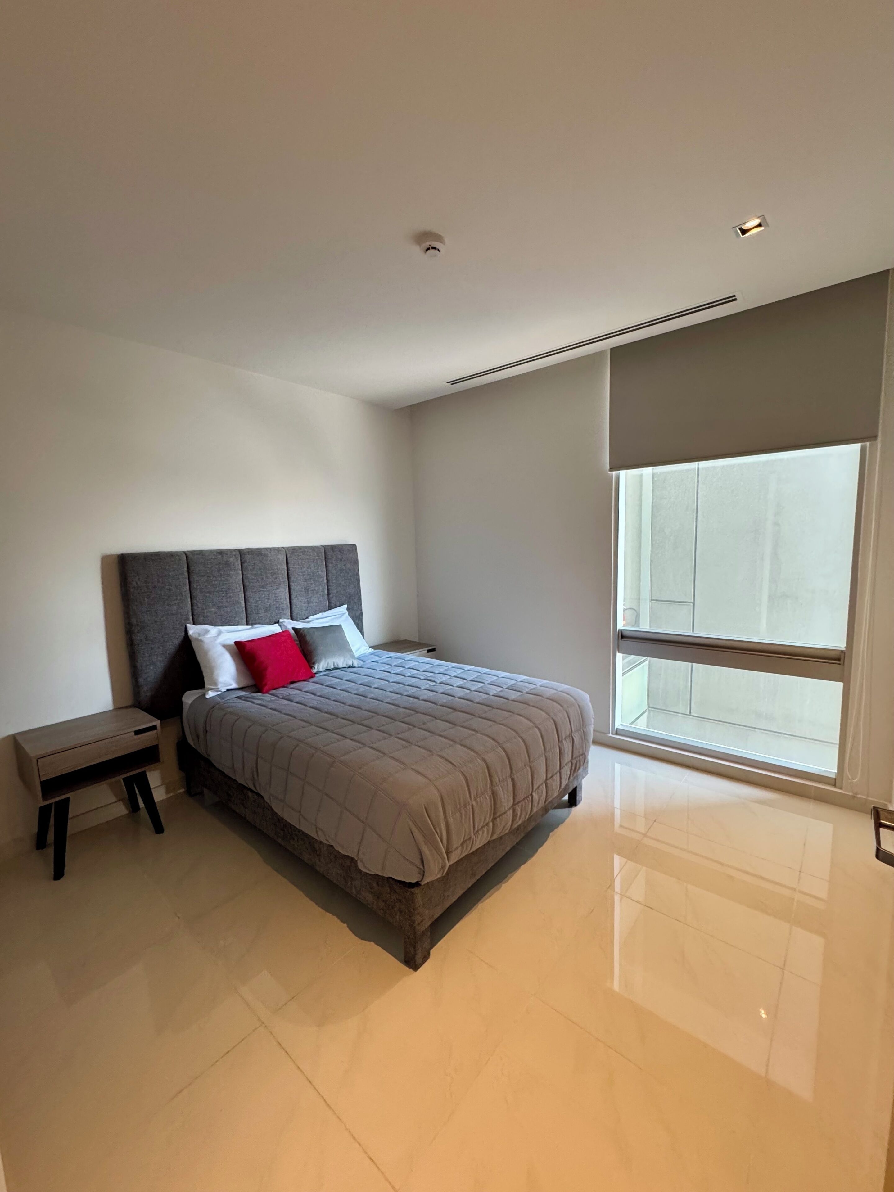 Iron/ironing board, WiFi