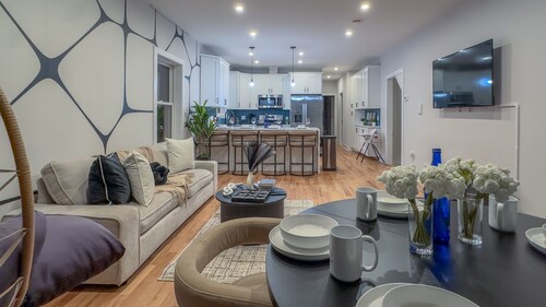 Pristine Pad, Sleep 9, Free driveway park, 20%OFF