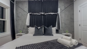 2 makuuhuonetta, silitysrauta/-lauta, vauvan matkasänky, internet