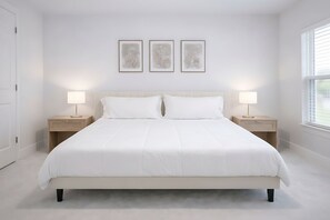 Iron/ironing board, WiFi, bed sheets - Spacious 2BR Haven Escape w/ SuperStar Amenities (Sherman)