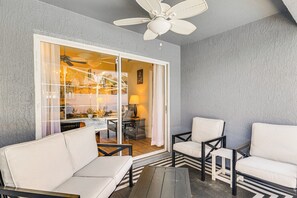 Terrace/patio - Visit Disney & Universal Parks! Group-Friendly Gem (Clermont)