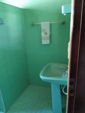 Toilet paper - Simple house near Praia Sonho - Itanhaém (family/small groups) (Itanhaém)