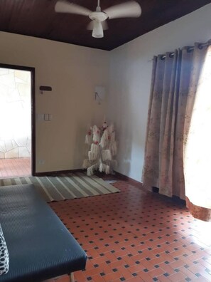 Interior - Simple house near Praia Sonho - Itanhaém (family/small groups) (Itanhaém)