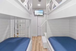 2 bedrooms, WiFi, bed sheets - Beautiful 2-bedroom condo with AC in Panama City Beach (Panama City Beach)