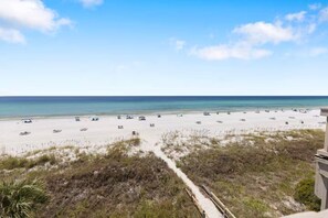 Beach - Beautiful 2-bedroom condo with AC in Panama City Beach (Panama City Beach)