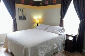 2 bedrooms, iron/ironing board, WiFi, bed sheets