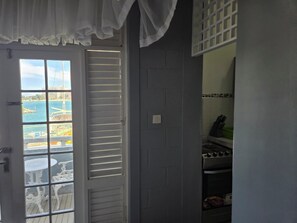 Interior - Ocho Rios Central Seaview Walkabout (Ocho Rios)