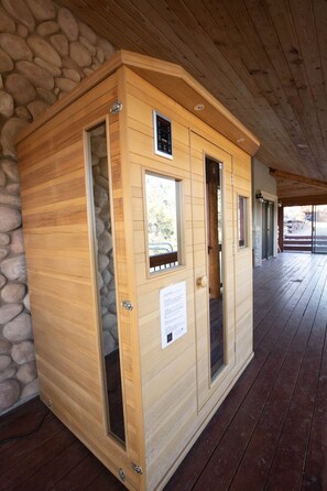 Interior - Lux Hilltop Retreat • Swim Spa • Sauna • Gated • Game Room • Fireplace (Florissant)